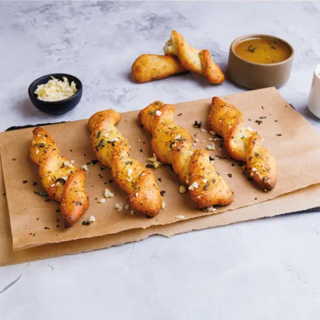GARLIC-BREAD-TWISTERS